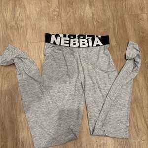 NEBBIA Gray scrunch butt Active Leggings